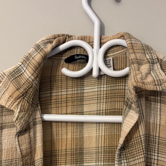 Plaid Button-Up Shirt - Boxy Style - Picture 2 of 8